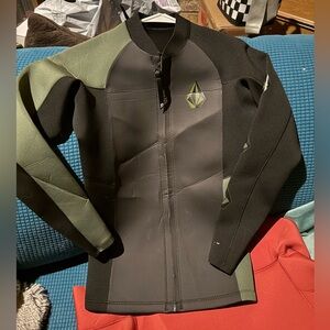Men’s zip up long sleeve surf wetsuit Volcom neoprene size M green&black